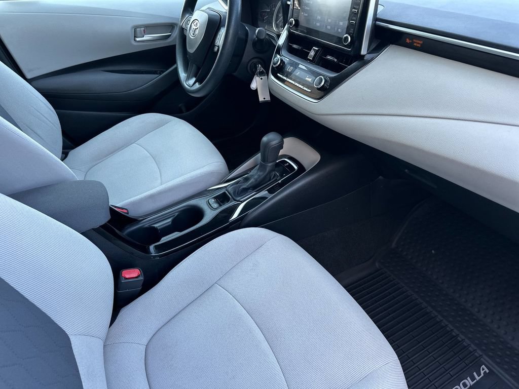 Used 2020 Toyota Corolla LE FWD image 16