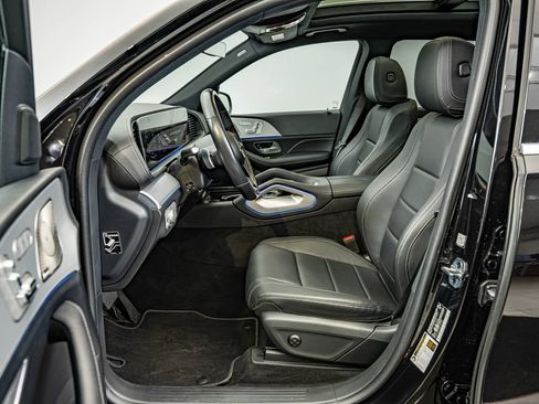 Certified 2024 Mercedes-Benz GLS 450 4MATIC image 33
