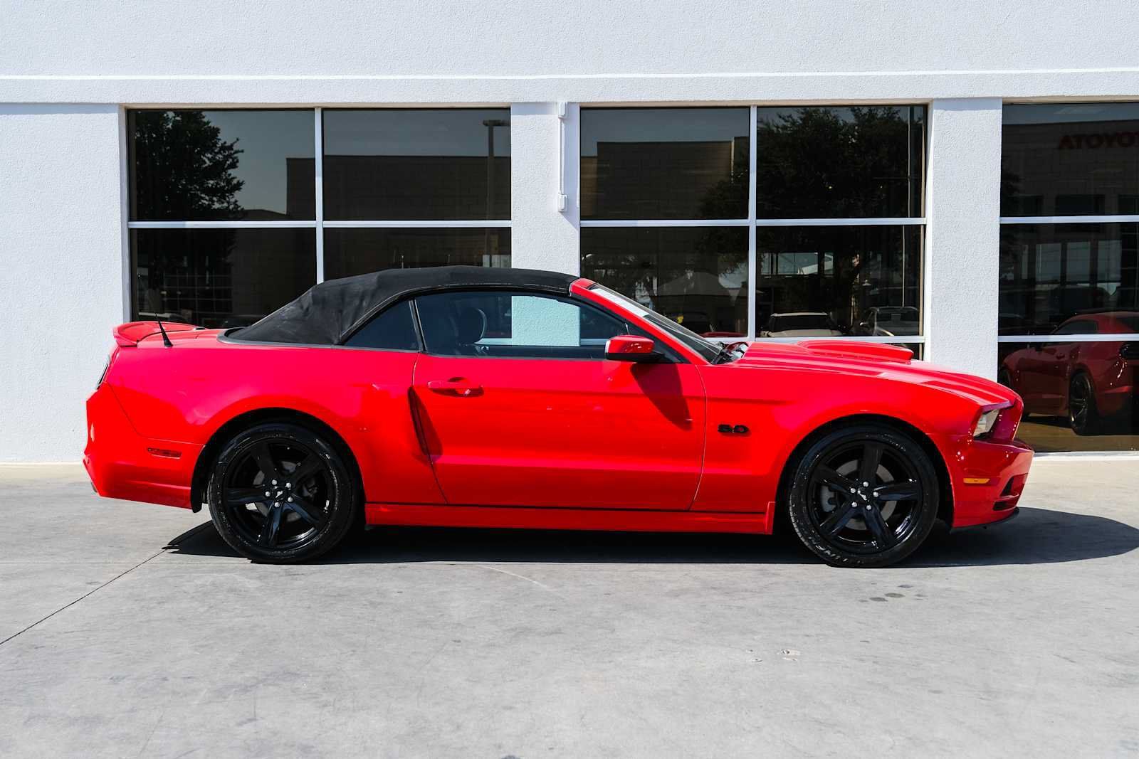 Used 2014 Ford Mustang GT Premium w/ Electronics Package RWD image 7