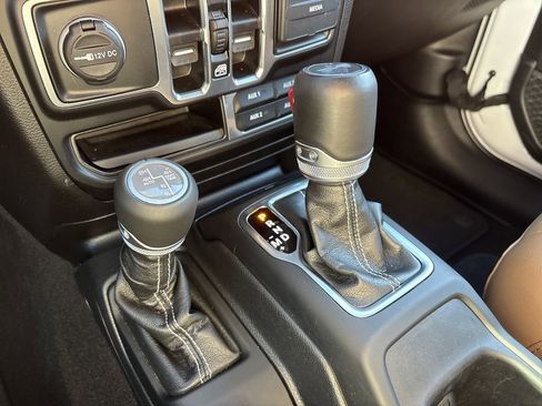 Used 2023 Jeep Wrangler Unlimited Sahara w/ Cold Weather Group image 29