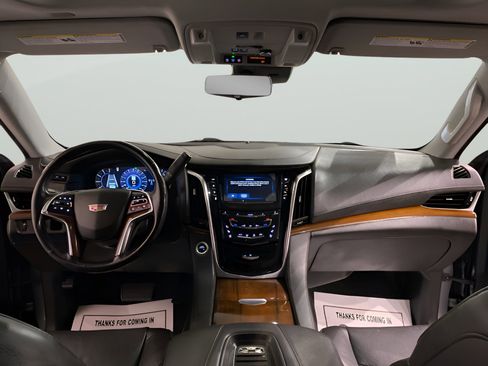 Used 2020 Cadillac Escalade Luxury RWD image 19