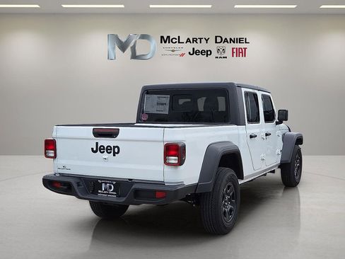 New 2025 Jeep Gladiator Sport image 5