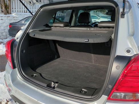 Certified 2019 Chevrolet Trax LT w/ LT Convenience Package image 24