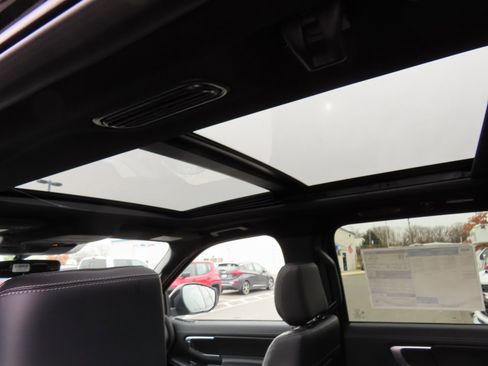 New 2025 Ford Expedition Max Platinum w/ Stealth Appearance Package image 18