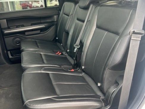 Used 2021 Ford Expedition XLT image 14
