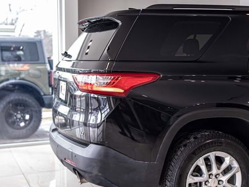 Used 2019 Chevrolet Traverse LT w/ LPO, Floor Liner Package AWD/4WD image 12