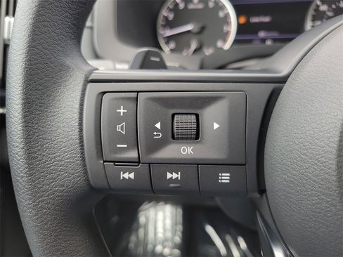 New 2025 Nissan Pathfinder S image 5