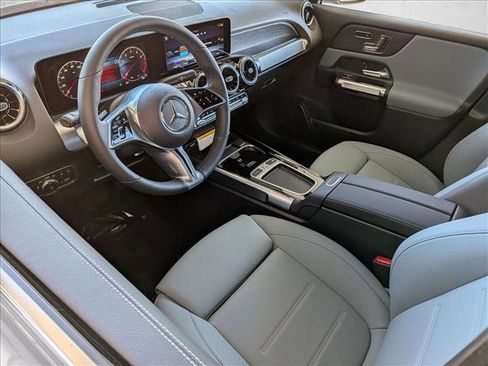 New 2026 Mercedes-Benz GLB 250 image 3