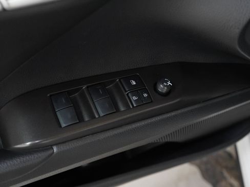 Used 2022 Toyota Camry SE FWD image 18