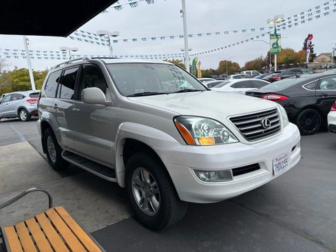 Used 2004 Lexus GX 470 image 2