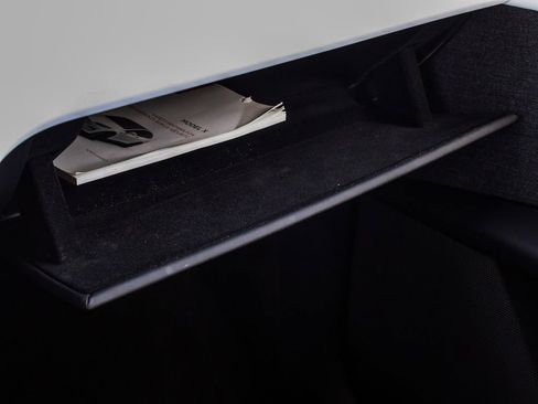 Used 2022 Tesla Model X image 17