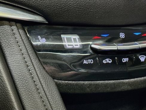 Used 2019 Cadillac XT5 Luxury AWD/4WD image 24