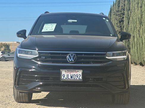 Certified 2024 Volkswagen Tiguan SE R-Line image 9