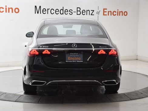 Used 2026 Mercedes-Benz E 350 4MATIC Sedan image 5