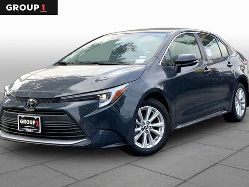 Used 2026 Toyota Corolla XLE FWD image 1
