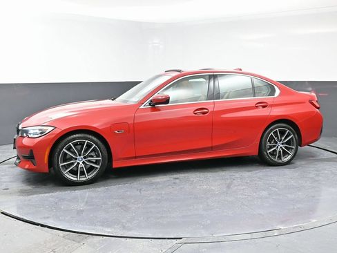 Used 2022 BMW 330e xDrive w/ Convenience Package AWD/4WD image 9