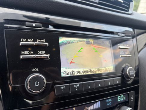 Used 2017 Nissan Rogue Sport SV FWD image 14