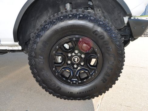 Used 2022 Ford Bronco Wildtrak image 33