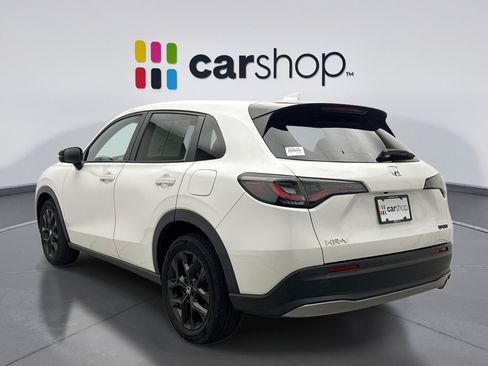 Used 2023 Honda HR-V Sport image 3