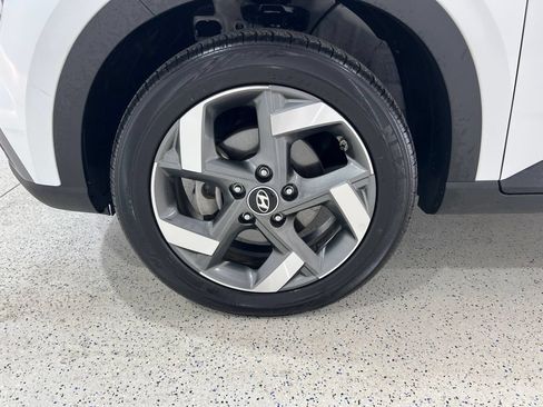 Used 2025 Hyundai Venue SEL FWD image 29