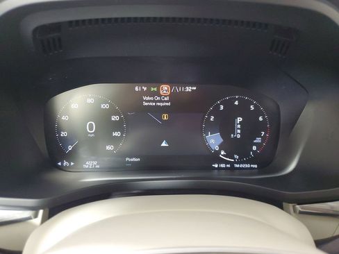 Used 2018 Volvo XC60 T5 Momentum w/ Vision Package image 29