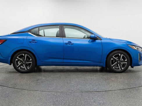 Used 2025 Nissan Sentra SV FWD image 11