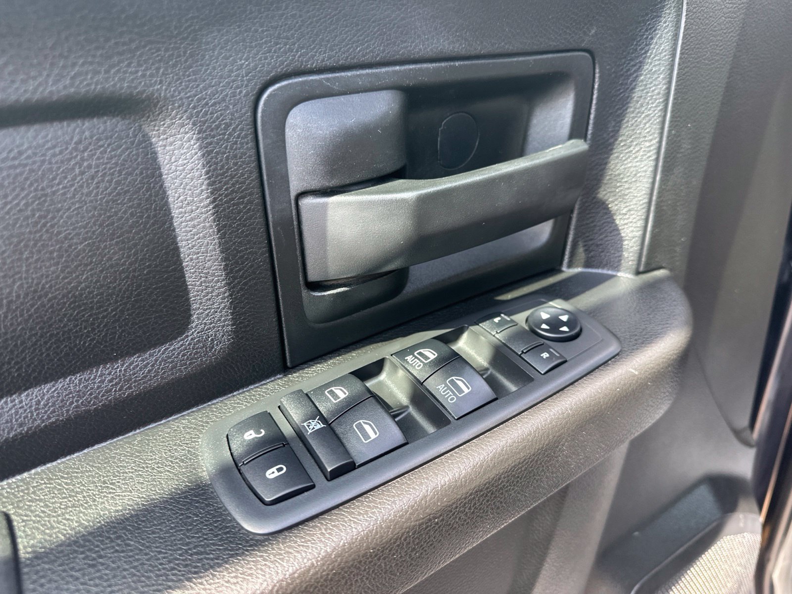 Used 2019 RAM 1500 Express w/ Express Value Package AWD/4WD image 18
