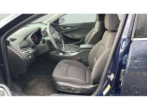 Used 2018 Chevrolet Malibu LT FWD image 10