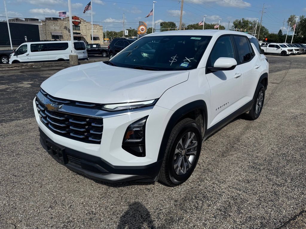 Used 2026 Chevrolet Equinox LT AWD/4WD image 3