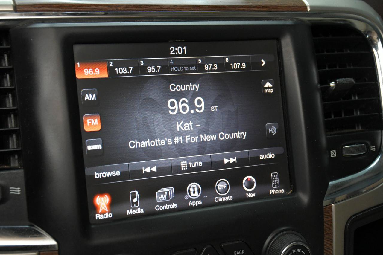Used 2015 RAM 1500 Laramie w/ Convenience Group AWD/4WD image 43