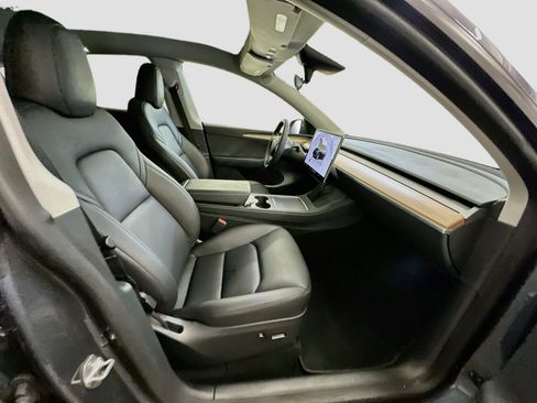 Used 2023 Tesla Model Y Long Range AWD/4WD image 32