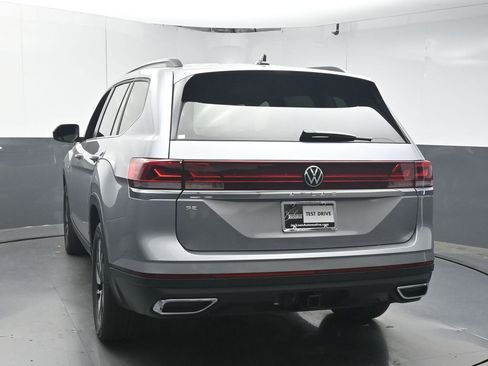 New 2026 Volkswagen Atlas SE FWD image 6