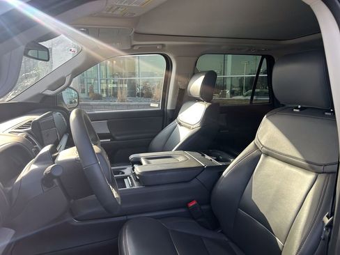 Certified 2025 Ford Expedition Active image 10