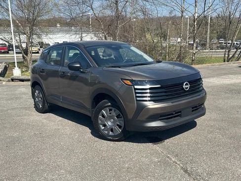 Certified 2025 Nissan Kicks S image 2