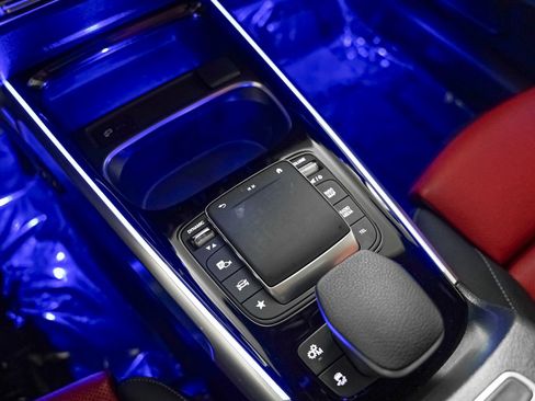 Certified 2022 Mercedes-Benz GLB 35 AMG 4MATIC image 19