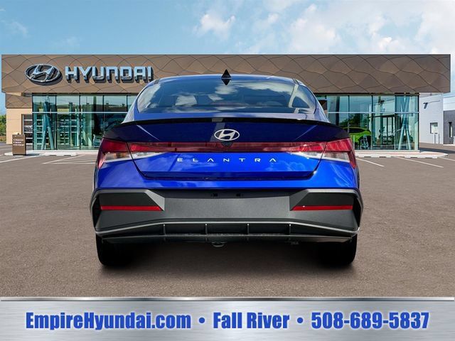 Certified 2025 Hyundai Elantra Sport FWD image 6