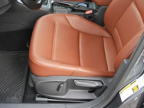 Used 2017 Volkswagen Golf Alltrack SE image 24