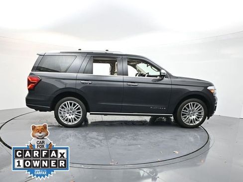 Used 2023 Ford Expedition Platinum image 11