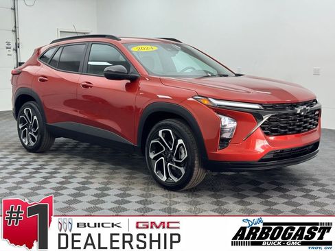 Used 2024 Chevrolet Trax RS w/ Driver Confidence Package image 1