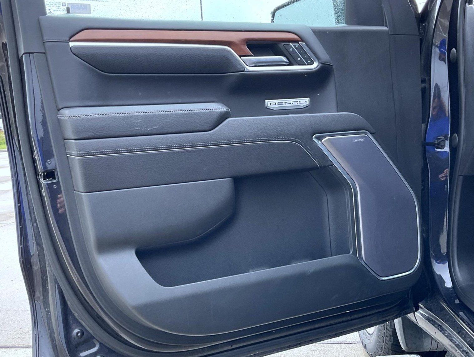 Used 2022 GMC Sierra 1500 Denali AWD/4WD image 9