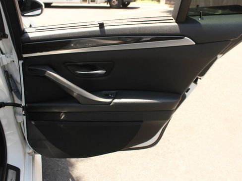 Used 2013 BMW M5 RWD image 23
