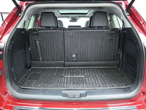 Used 2024 Toyota Highlander Platinum AWD/4WD image 35