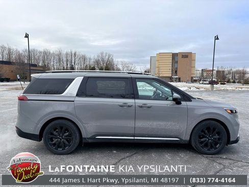 Used 2024 Kia Carnival SX Prestige image 6