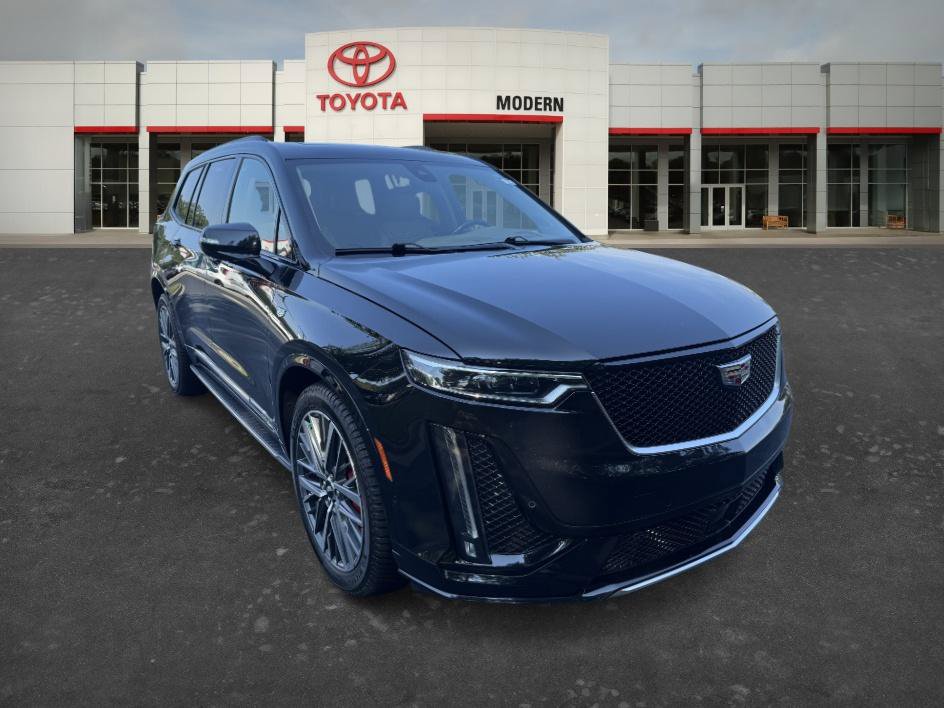 Used 2023 Cadillac XT6 Sport w/ Platinum Package AWD/4WD image 3