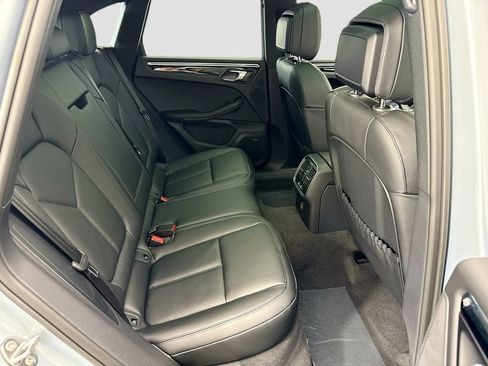 Used 2026 Porsche Macan AWD/4WD image 23