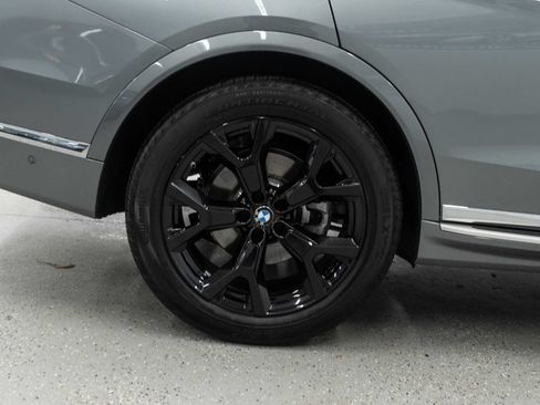 Used 2026 BMW X7 xDrive40i AWD/4WD image 36
