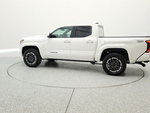 Used 2025 Toyota Tacoma TRD Sport AWD/4WD image 8