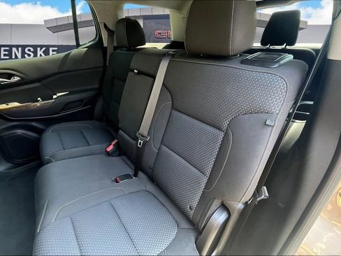 Certified 2023 GMC Acadia SLE image 27