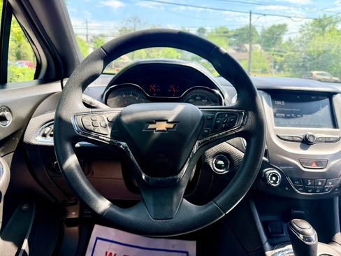 Used 2016 Chevrolet Cruze LT w/ Convenience Package FWD image 11