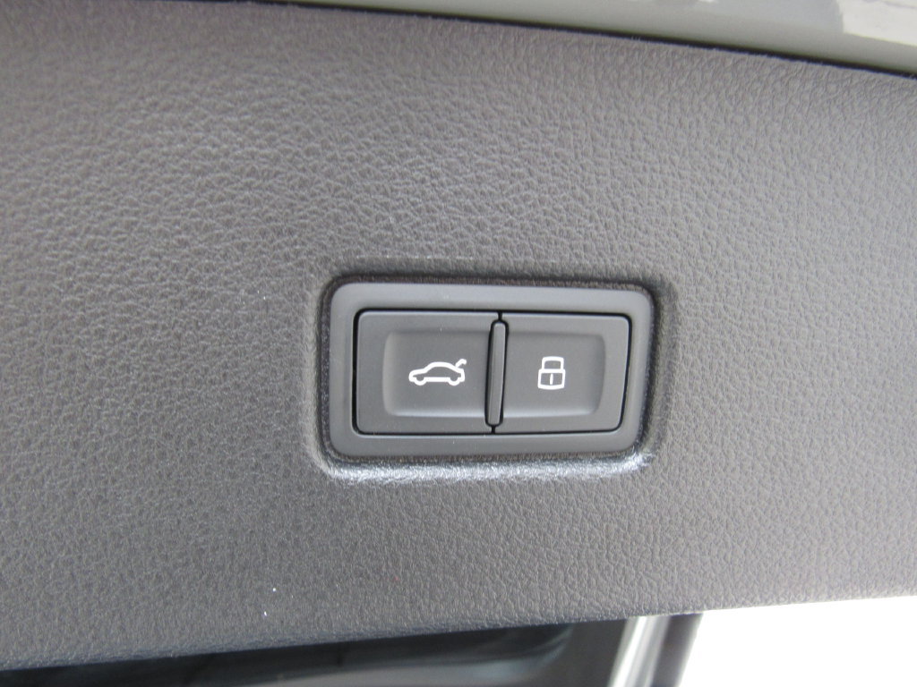 Used 2022 Audi SQ5 Premium Plus w/ Premium Plus Package AWD/4WD image 22